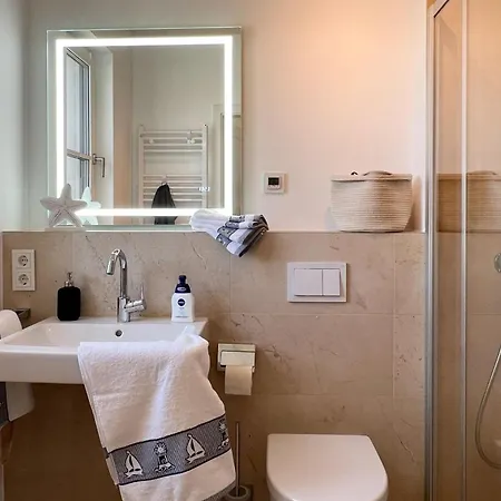 Sonnenbirke * Fuhlendorf (Mecklenburg-Vorpommern)